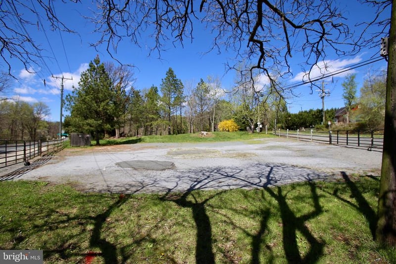 35972 Charles Town Pike, Hillsboro, VA 20132