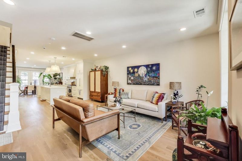 1112 E St NE, Washington, DC 20002
