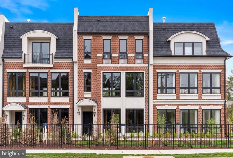 1626 Chain Bridge Rd, Mclean, VA 22101
