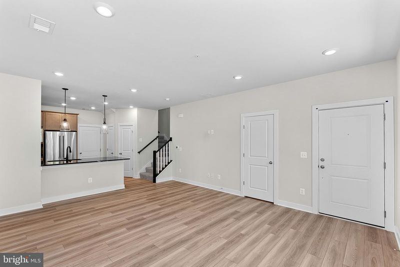 45163 Drowes Ter, Dulles, VA 20166
