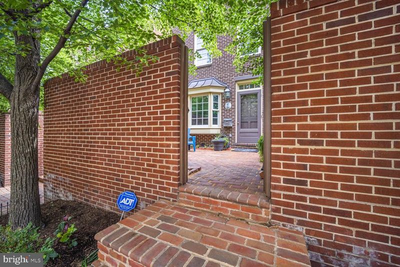 606 Pendleton St, Alexandria, VA 22314