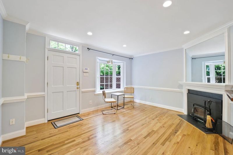 606 Pendleton St, Alexandria, VA 22314