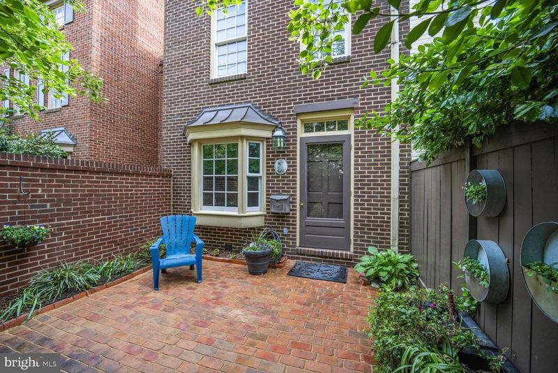 606 Pendleton St, Alexandria, VA 22314