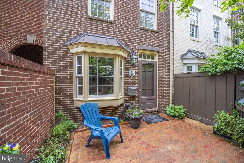 606 Pendleton St, Alexandria, VA 22314