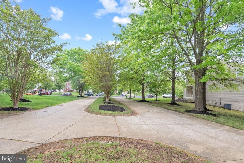 13102 Ogles Hope Dr, Bowie, MD 20720
