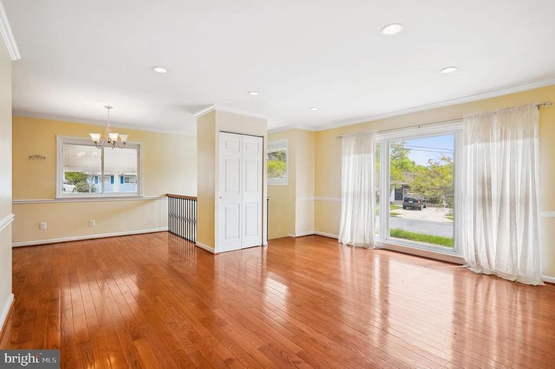 8300 26th Pl, Adelphi, MD 20783