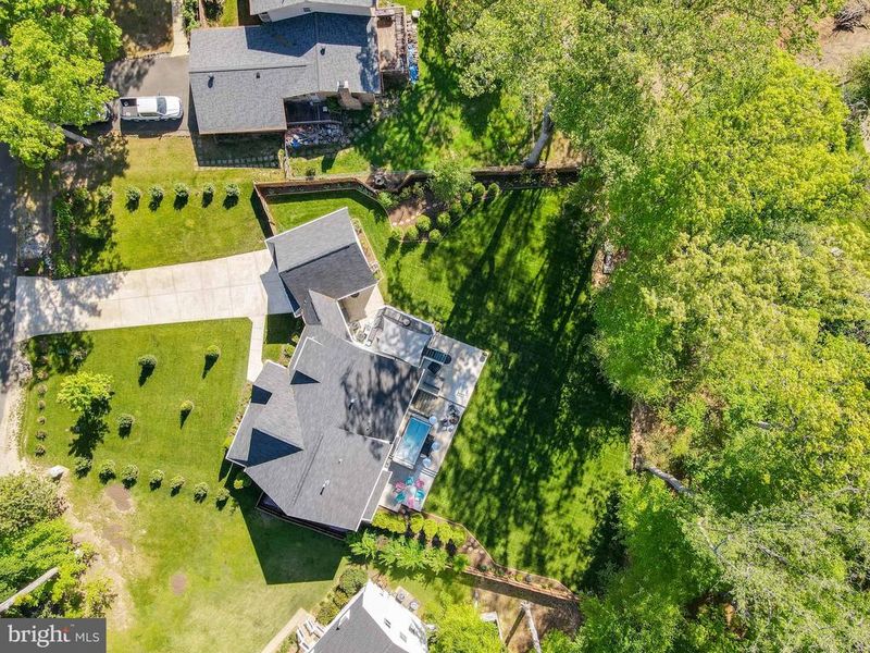 3229 Riverview Dr, Triangle, VA 22172