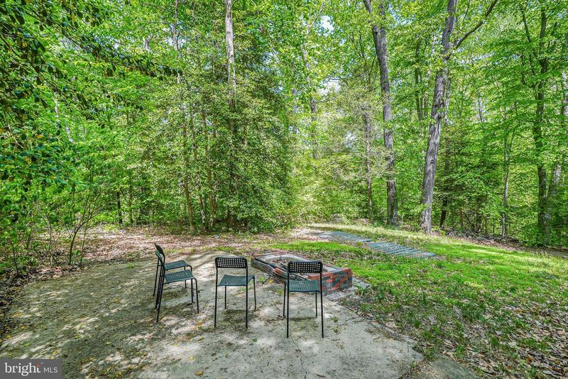 8304 Cobb Rd, Manassas, VA 20112