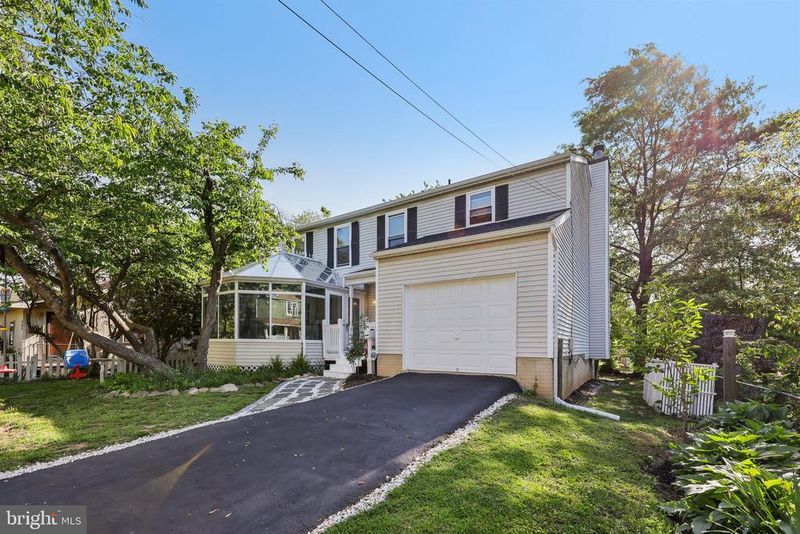 211 S Barton St, Arlington, VA 22204