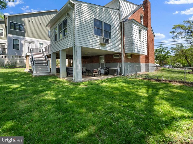716 N Buchanan St, Arlington, VA 22203