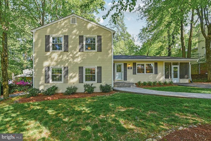 2241 Senseney Ln, Falls Church, VA 22043