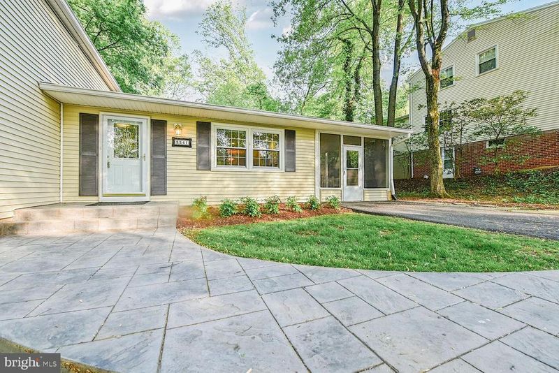 2241 Senseney Ln, Falls Church, VA 22043