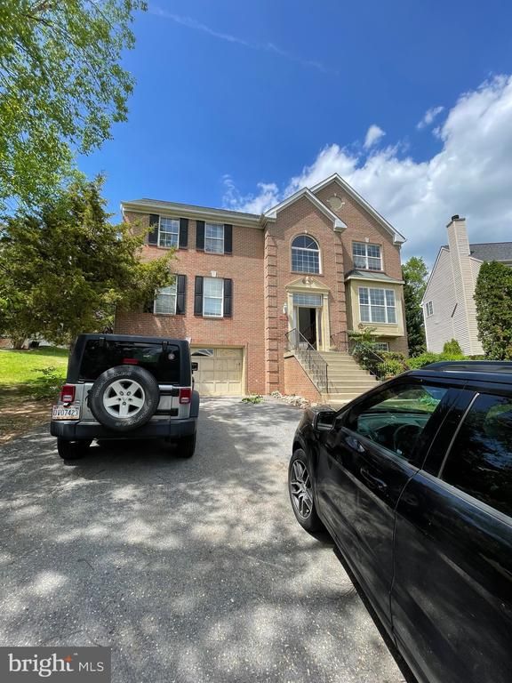1904 Hampshire Dr, Hyattsville, MD 20783