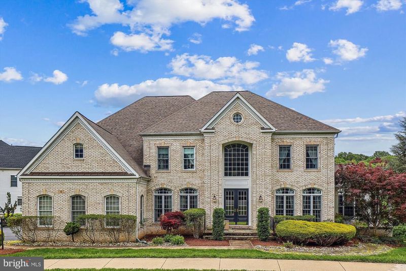 4 Hidden Ponds Ct, Gaithersburg, MD 20878