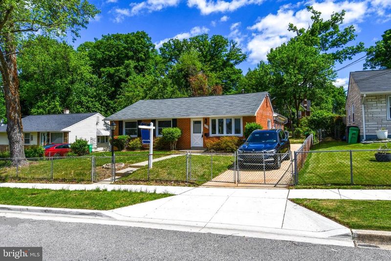 1210 Lindsay Rd, Oxon Hill, MD 20745
