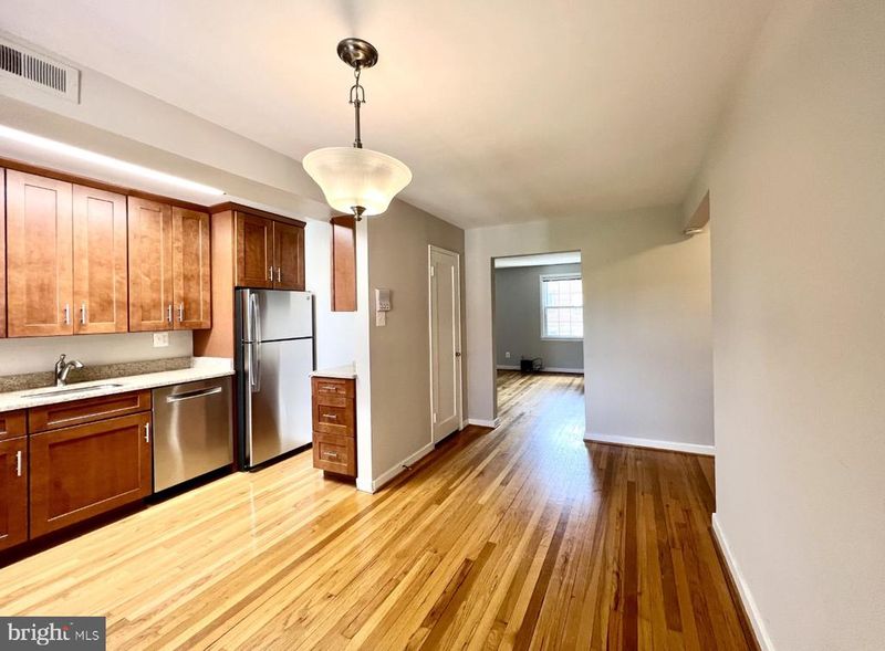 2207 Washington Ave #201, Silver Spring, MD 20910