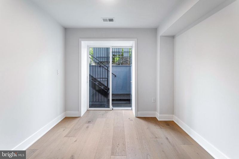 845 19th St NE #4, Washington, DC 20002