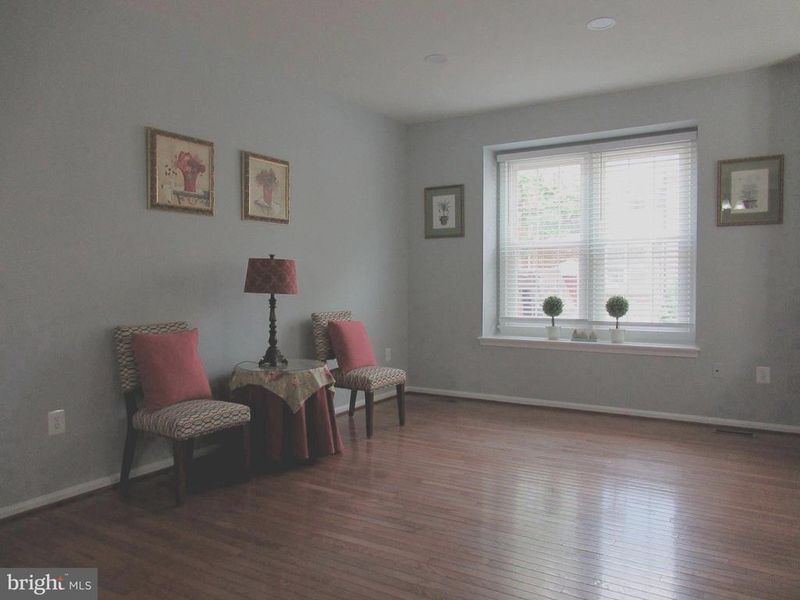 2310 Patternbond Dr, Silver Spring, MD 20902
