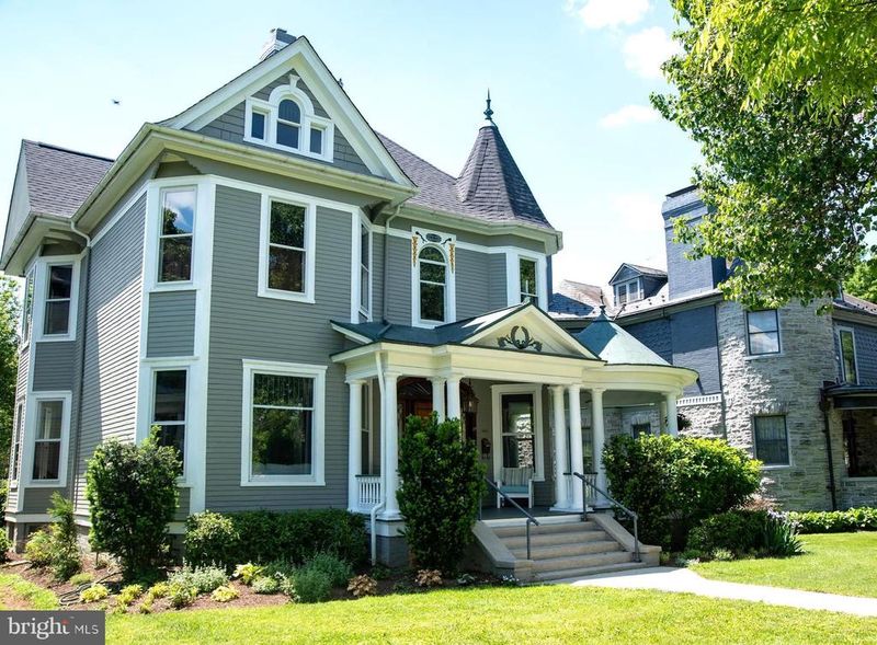 18 Clarke Pl, Frederick, MD 21701