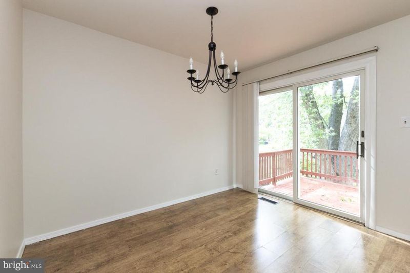 5308 Macwood Dr, Woodbridge, VA 22193