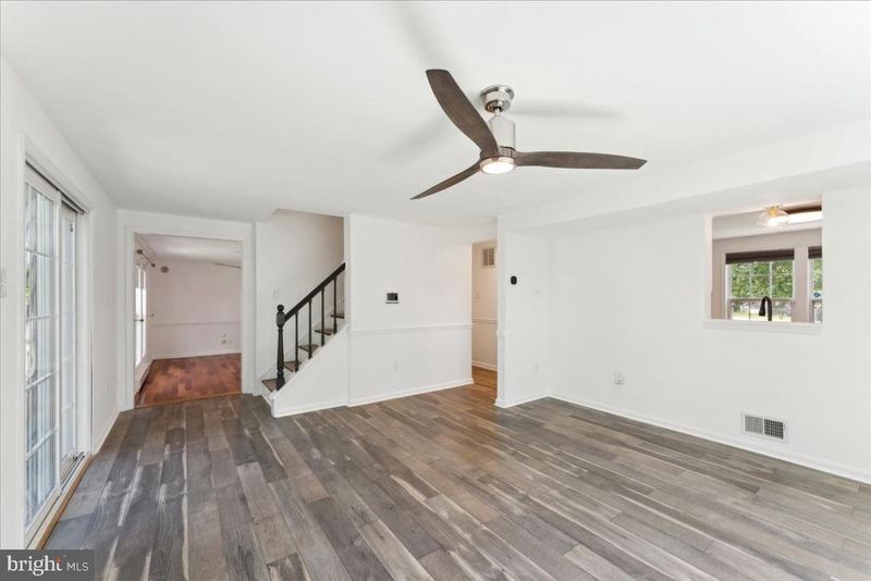 7301 Tarfside Ln, Gaithersburg, MD 20879