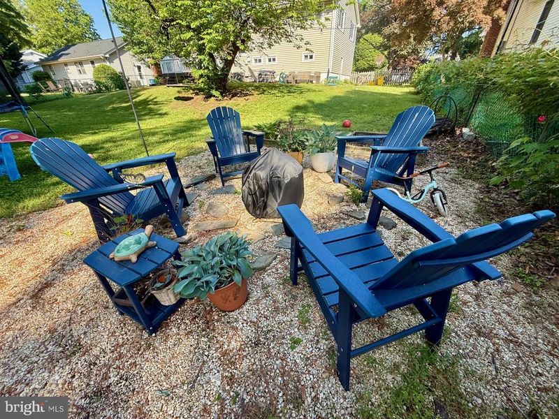 13 Wainwright Dr, Annapolis, MD 21401
