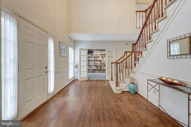 30125 Merchant Ct, Great Falls, VA 22066