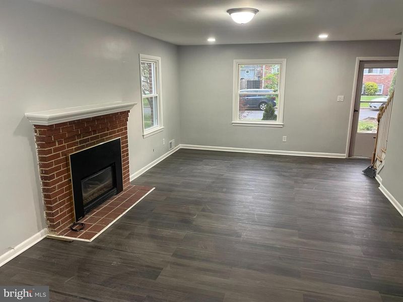 6901 100th Ave, Lanham, MD 20706