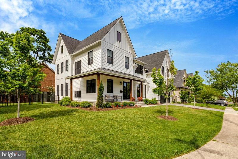 6325 36th St N, Arlington, VA 22213