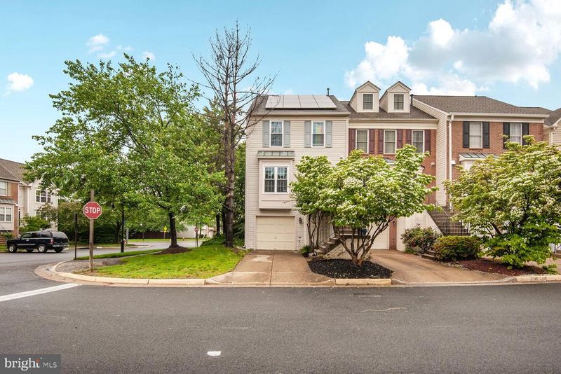 45544 Whitcomb Sq, Sterling, VA 20166