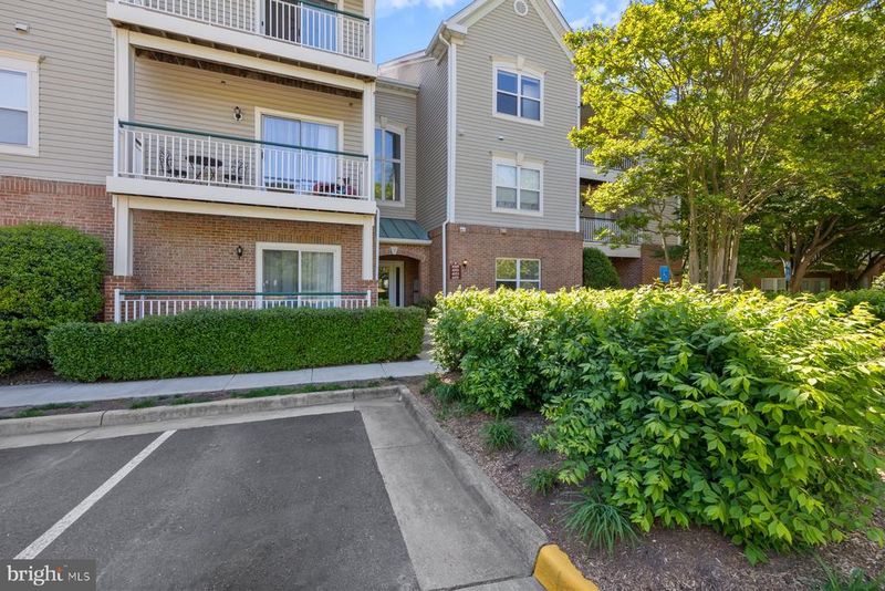 6551 Grange Ln #202, Alexandria, VA 22315