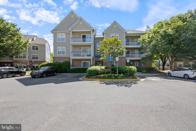 6551 Grange Ln #202, Alexandria, VA 22315