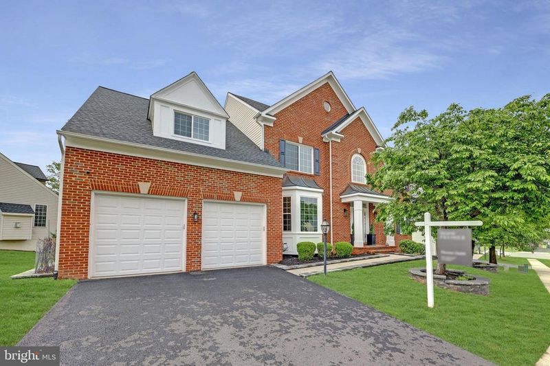 45932 Pullman Ct, Sterling, VA 20164
