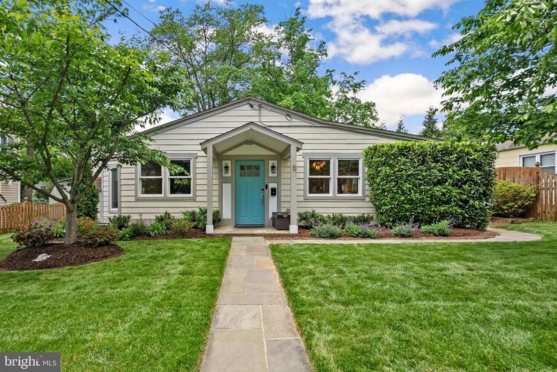 5 Webb Rd, Cabin John, MD 20818