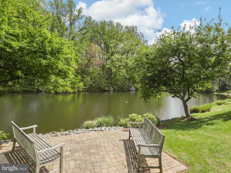 7287 Evans Mill Rd, Mclean, VA 22101