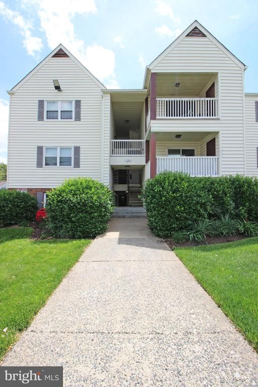 102 Chesterfield Ln #203, Stafford, VA 22556