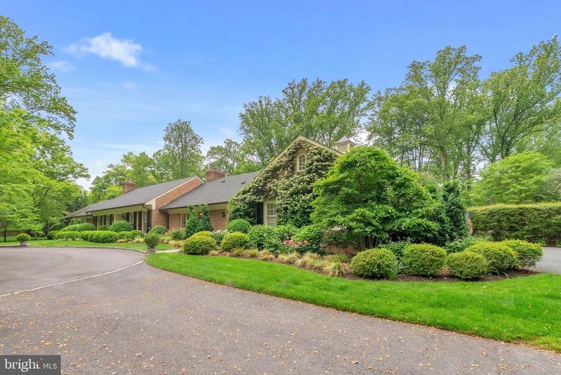 10900 Pleasant Hill Dr, Potomac, MD 20854