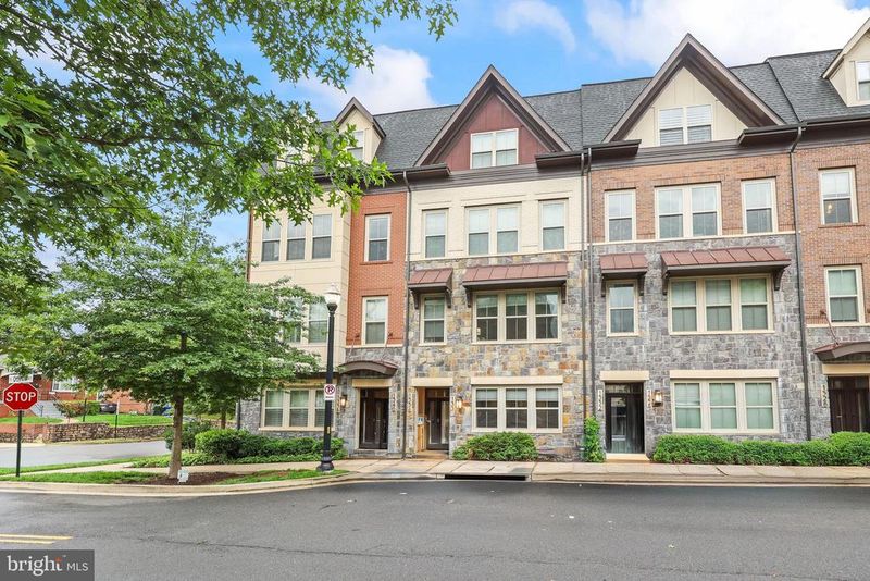 1334 S Quinn St, Arlington, VA 22204