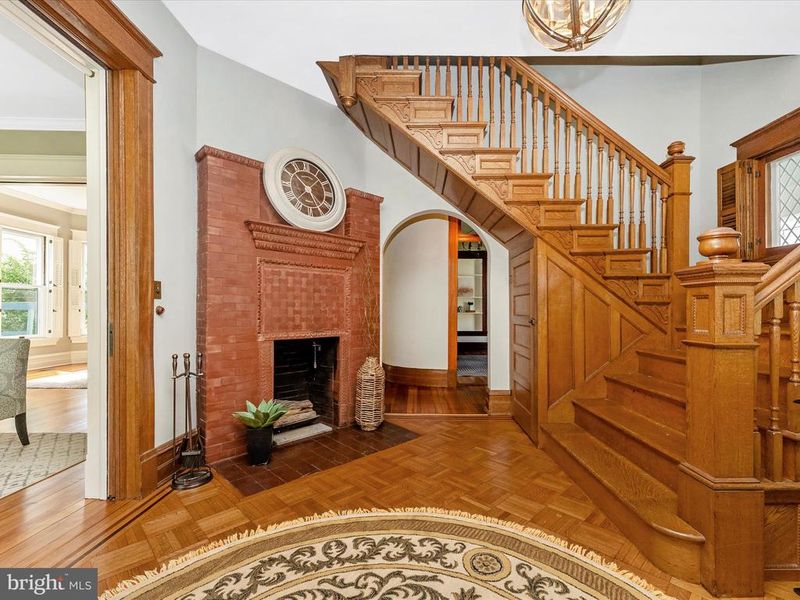 18 Clarke Pl, Frederick, MD 21701