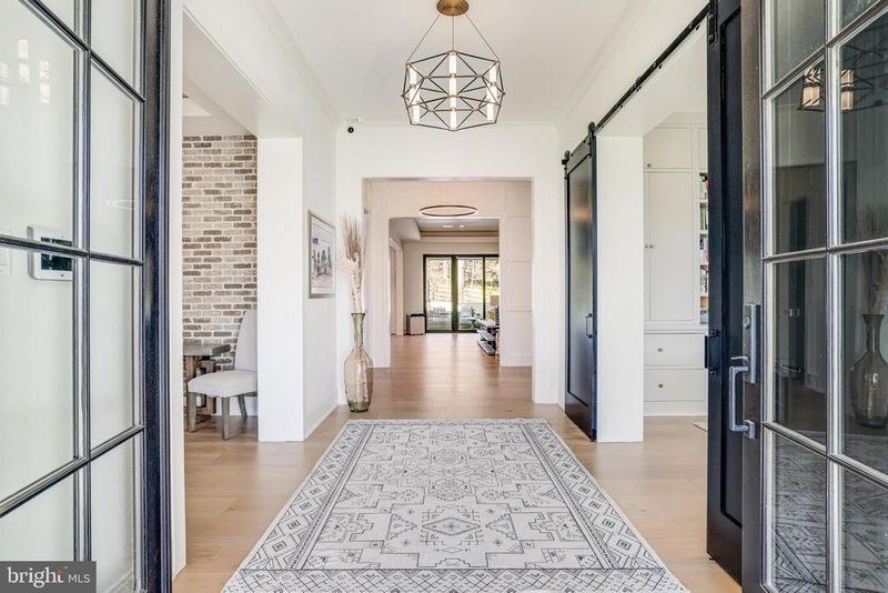 1544 Forest Villa Ln, Mclean, VA 22101