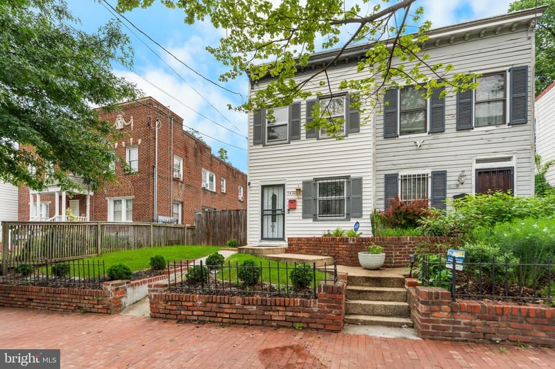 1420 V St SE, Washington, DC 20020