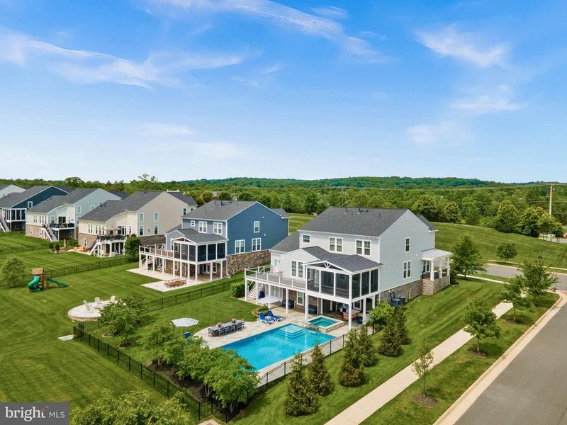 1101 Athena Dr SE, Leesburg, VA 20175
