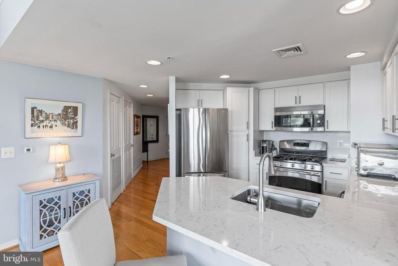 4490 Market Commons Dr #602, Fairfax, VA 22033