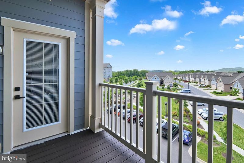 3411 Angelica Way #303, Frederick, MD 21704