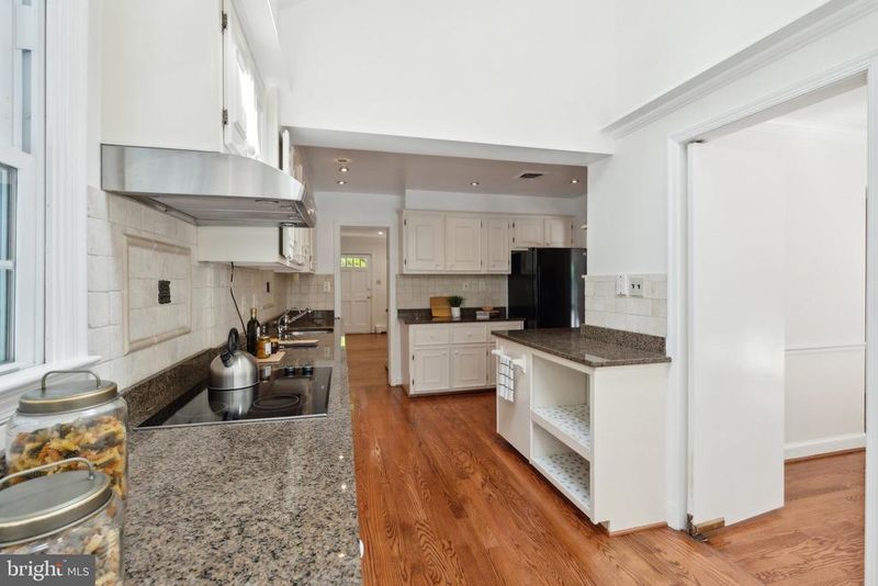 701 Notley Rd, Silver Spring, MD 20904