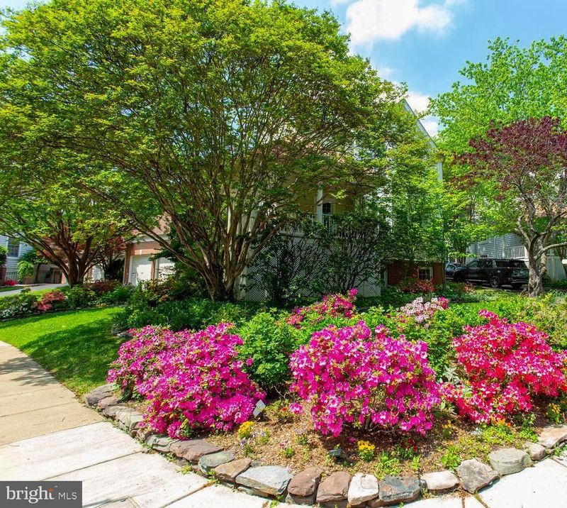 1201 Dartmouth Rd, Alexandria, VA 22314