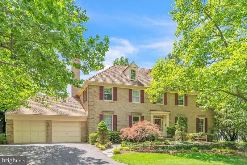 9708 Meyer Point Dr, Potomac, MD 20854
