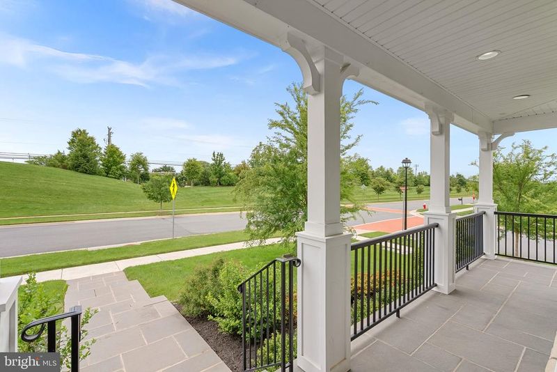 1101 Athena Dr SE, Leesburg, VA 20175