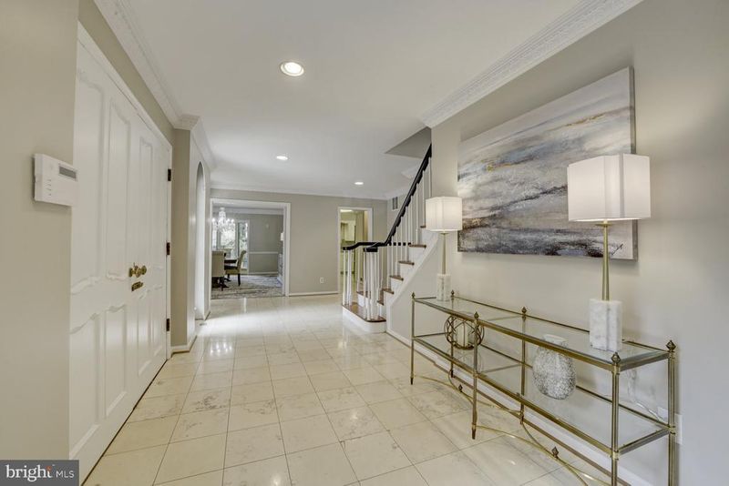 10013 Ormond Rd, Potomac, MD 20854