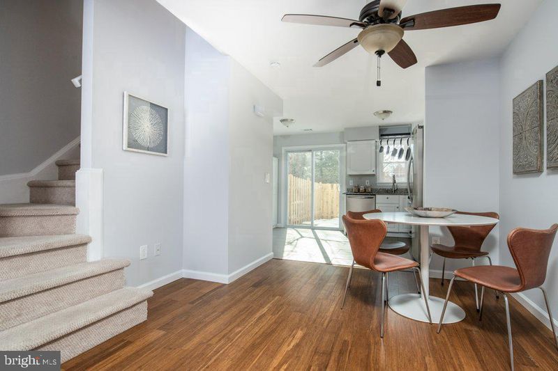 7840 Liberty Springs Cir, Alexandria, VA 22306